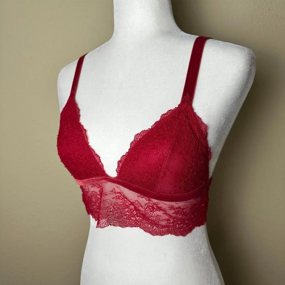 VICTORIA'S SECRET Red Lace Bralette Bra Top Cropped Size Small